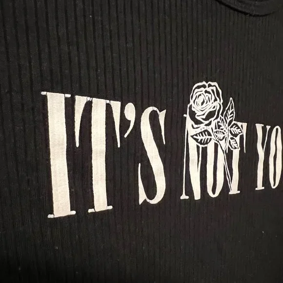 Windsor-It's Not You blank and white crop vintage top - Picture 2 of 5